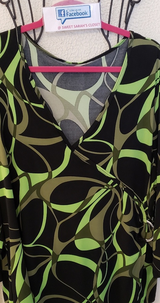 ❤️SOLD!❤️💚Beautiful Designer Women's 3X Green Blouse💚